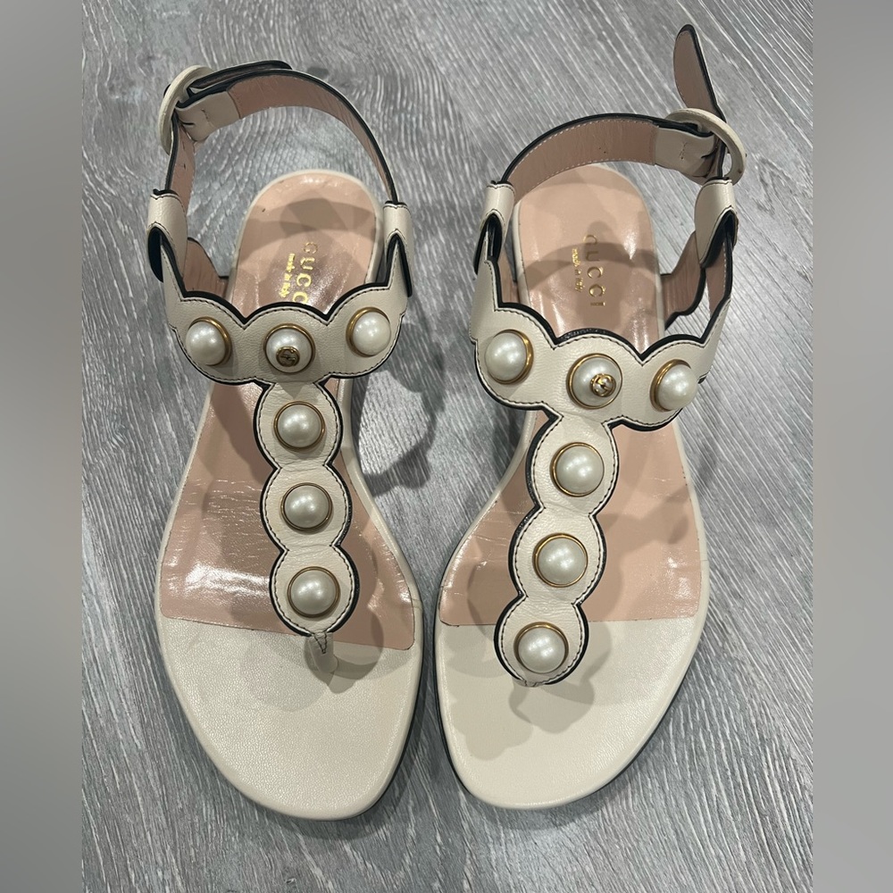 Gucci sandals size 36